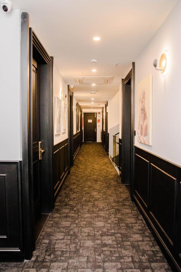 Ambiance Boutique Art Hotel Лахор Екстер'єр фото A typical corridor
